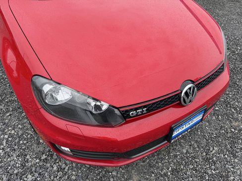 Used 2013 Volkswagen GTI Driver's Edition FWD image 9