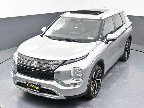 Used 2023 Mitsubishi Outlander SE image 43