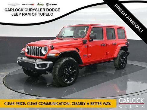 Used 2025 Jeep Wrangler Sahara w/ Safety Group image 8