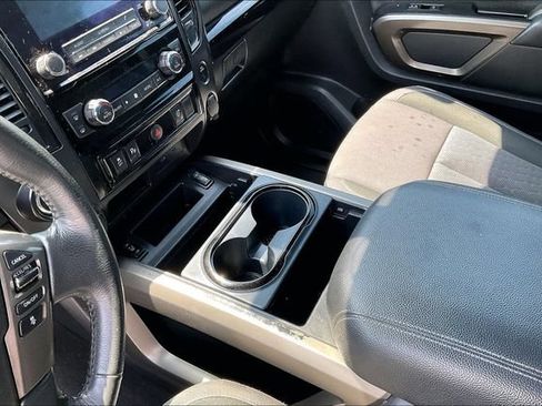 Used 2024 Nissan Titan SV w/ SV Bronze Edition Package AWD/4WD image 18
