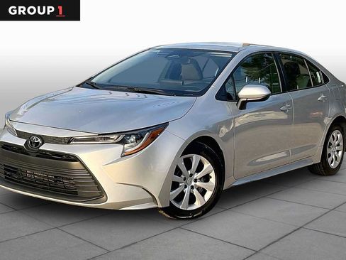 Used 2024 Toyota Corolla LE FWD image 1