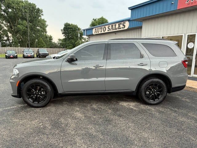 Used 2022 Dodge Durango SXT AWD/4WD image 3