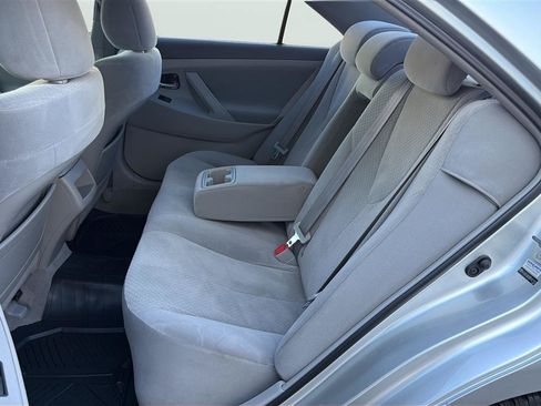 Used 2009 Toyota Camry FWD image 19