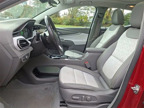 Used 2023 Chevrolet Bolt EUV Premier w/ Sun & Sound Package image 16
