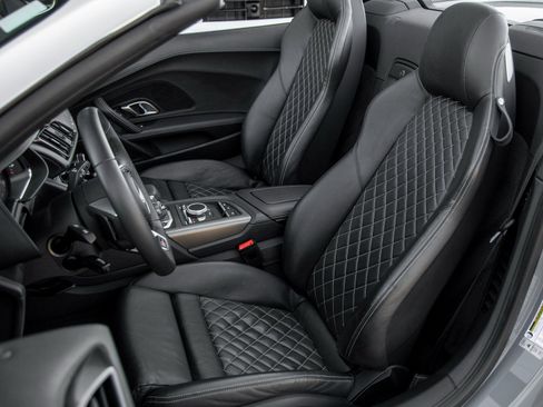 Used 2020 Audi R8 V10 image 25