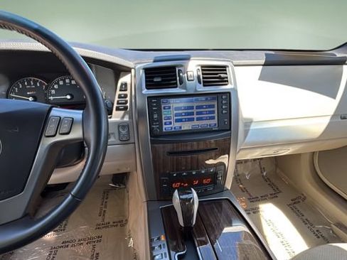 Used 2006 Cadillac XLR V RWD image 11
