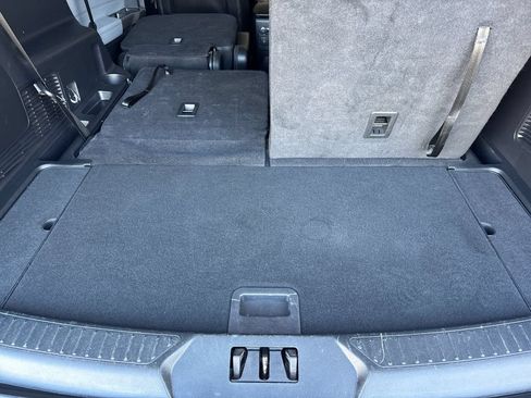 Used 2023 Ford Explorer XLT w/ Equipment Group 202A AWD/4WD image 15