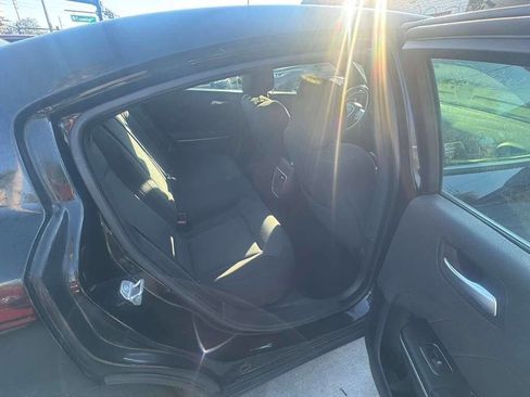 Used 2022 Dodge Charger SXT RWD image 5