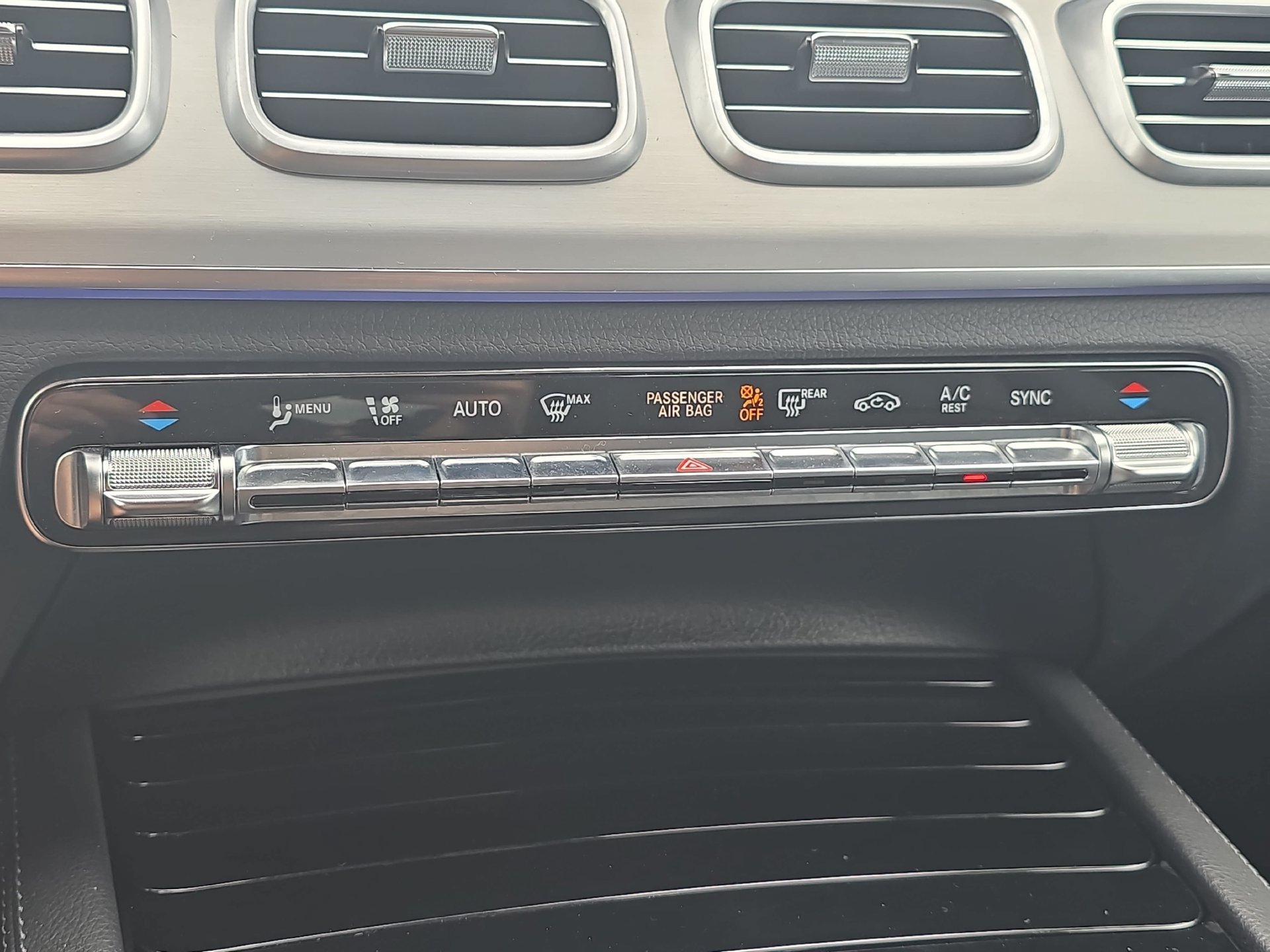 Certified 2025 Mercedes-Benz GLS 450 4MATIC image 24
