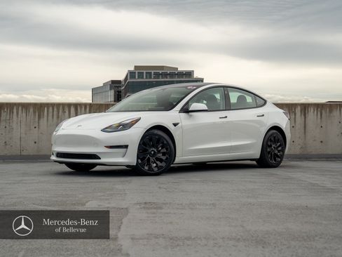 Used 2023 Tesla Model 3 Standard Range RWD image 1