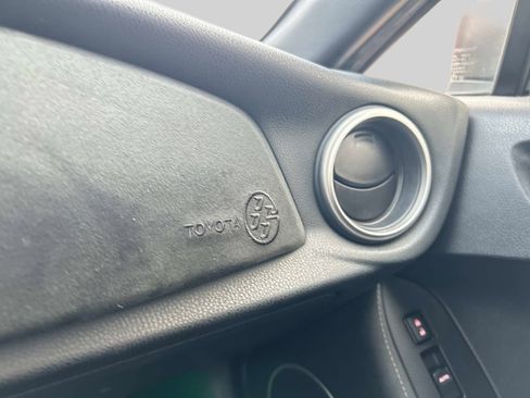 Used 2017 Toyota 86 Auto (Natl) RWD image 27