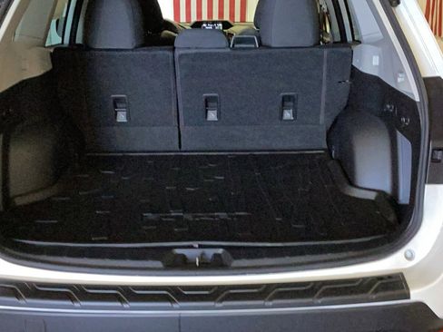 Used 2023 Subaru Forester Premium image 6