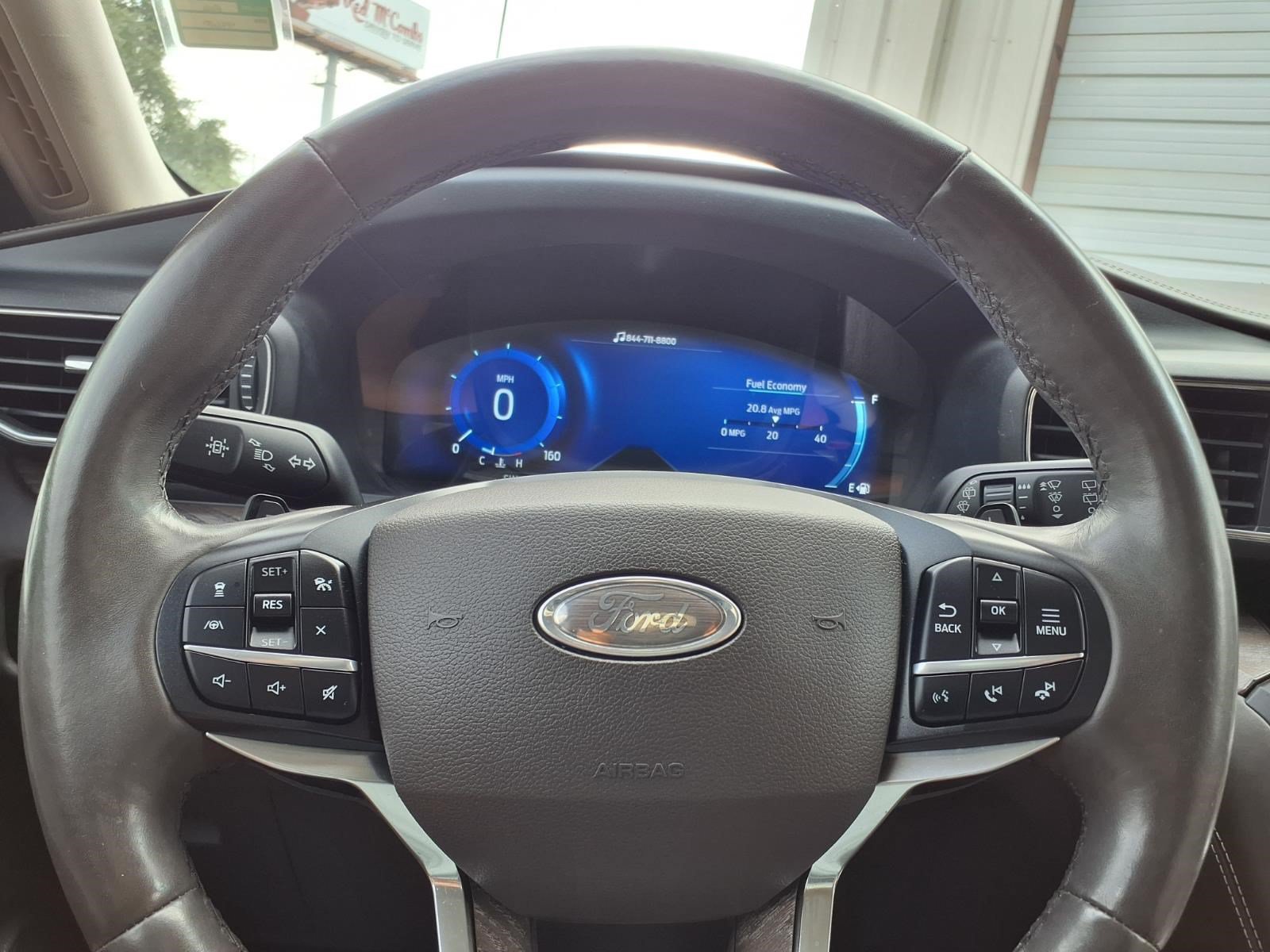 Certified 2020 Ford Explorer Platinum w/ Premium Technology Package AWD/4WD image 25