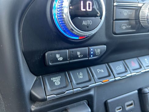 Used 2023 GMC Sierra 3500 Denali w/ Denali Ultimate Package image 25