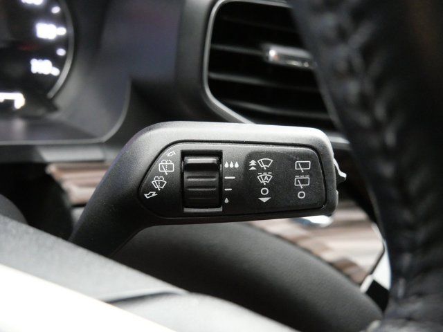 Used 2023 Ford Explorer Limited AWD/4WD image 22
