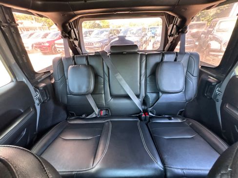 Used 2023 Jeep Wrangler Unlimited Sahara w/ Cold Weather Group AWD/4WD image 25