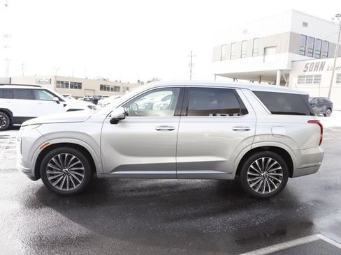 Used 2024 Hyundai Palisade Calligraphy image 6