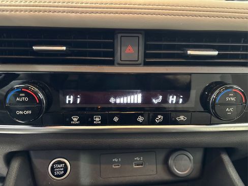 Used 2023 Nissan Rogue SV image 28