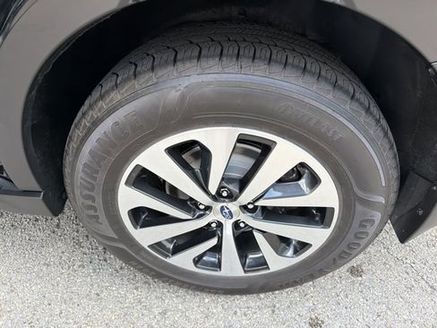 Used 2024 Subaru Outback Premium w/ Popular Package #1A image 12