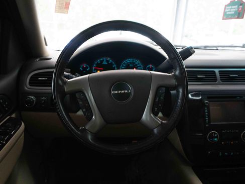Used 2013 GMC Yukon XL Denali AWD/4WD image 21