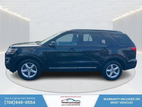 Used 2017 Ford Explorer XLT w/ Equipment Group 202A AWD/4WD image 9