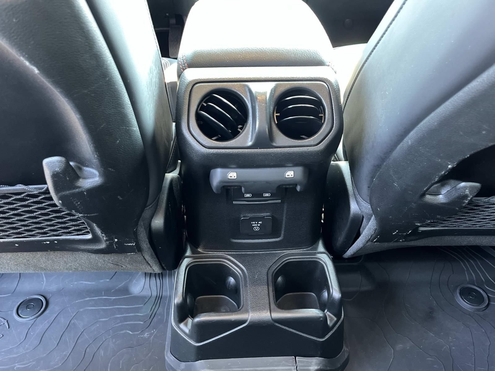 Used 2025 Jeep Gladiator Rubicon w/ Convenience Group AWD/4WD image 17