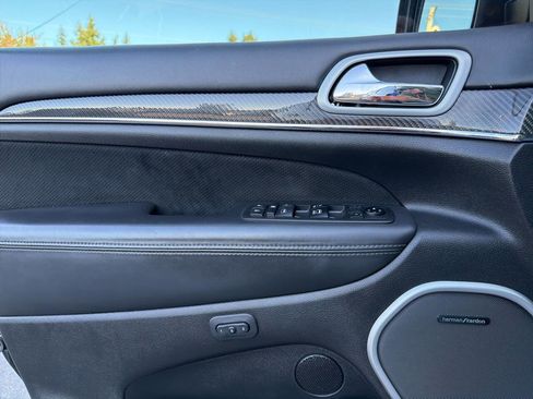 Used 2019 Jeep Grand Cherokee SRT image 42