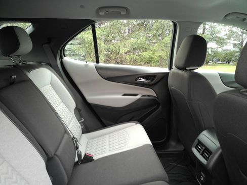 Certified 2023 Chevrolet Equinox LS w/ LPO, Floor Liner Package FWD image 18
