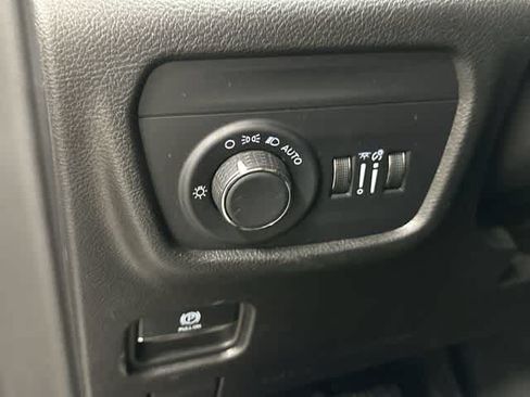 Used 2024 Jeep Grand Cherokee Altitude RWD image 19