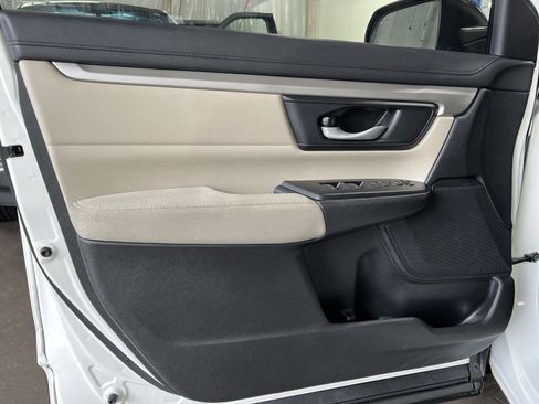 Used 2018 Honda CR-V LX image 14