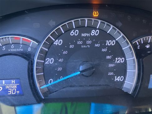 Used 2012 Toyota Camry SE image 12