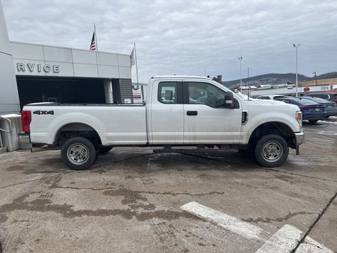 Used 2022 Ford F250 XL w/ Power Equipment Group image 6