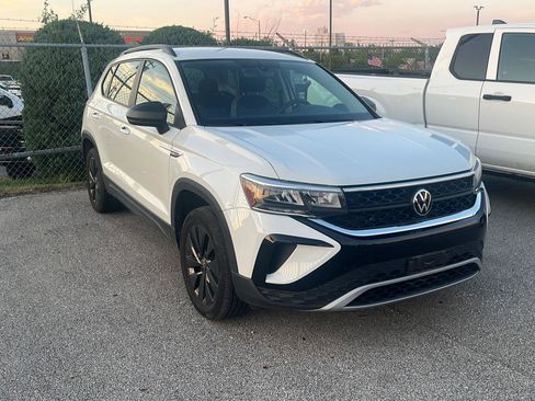 Used 2023 Volkswagen Taos S image 2