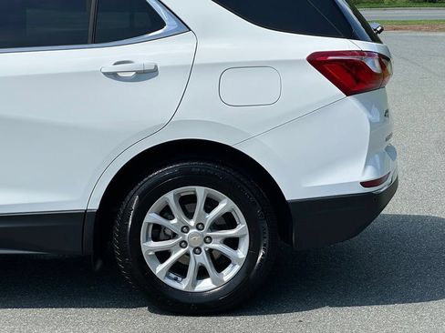 Used 2020 Chevrolet Equinox LT w/ Driver Convenience Package AWD/4WD image 38