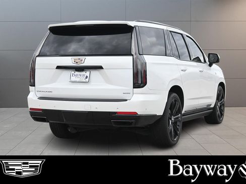 Certified 2025 Cadillac Escalade Sport Platinum w/ LPO, Floor Liner Package AWD/4WD image 5