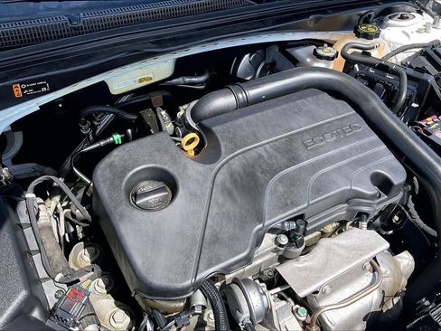 Used 2021 Chevrolet Malibu LT FWD image 32
