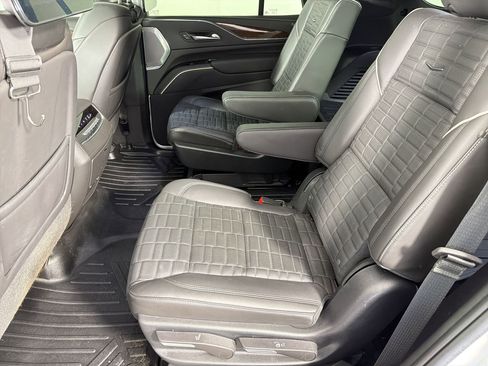 Used 2023 Cadillac Escalade Sport Platinum w/ Heavy-Duty Trailer Package image 15