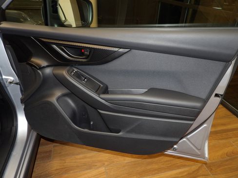 Used 2023 Subaru Crosstrek 2.0i Premium image 12