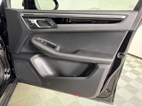 Used 2023 Porsche Macan Turbo image 16