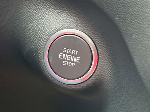 New 2026 Volvo XC40 B4 Core w/ Climate Package image 33