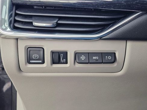 Certified 2022 Cadillac XT4 Premium Luxury w/ Technology Package image 24