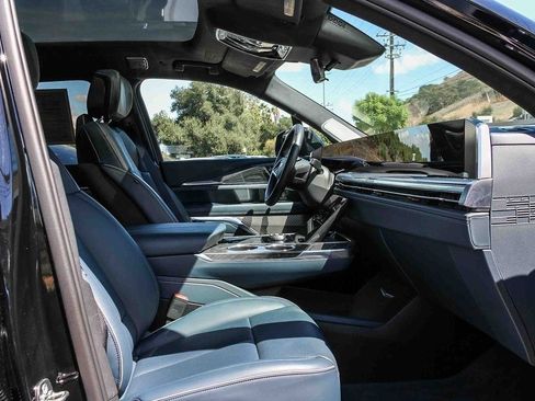 Used 2025 Cadillac Escalade IQ Sport 2 image 19