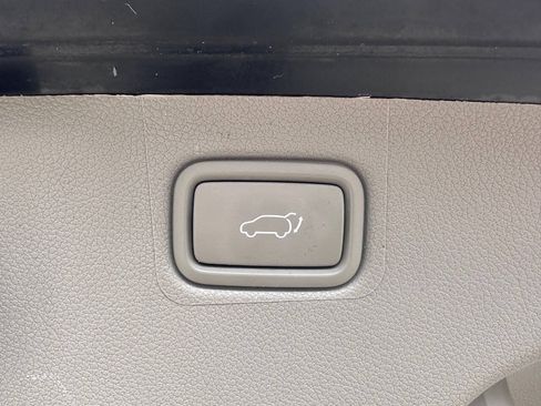 Used 2015 Kia Sedona SX FWD image 8