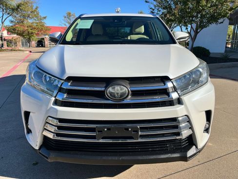 Used 2019 Toyota Highlander Limited image 2