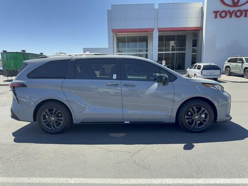 Used 2026 Toyota Sienna XSE AWD/4WD image 43