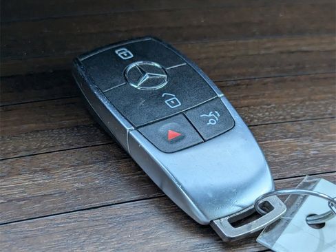 Used 2021 Mercedes-Benz GLS 580 4MATIC image 25