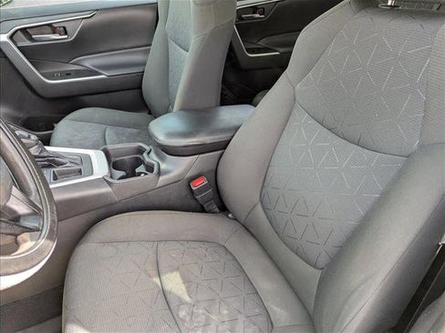 Used 2021 Toyota RAV4 XLE w/ Convenience Package image 21