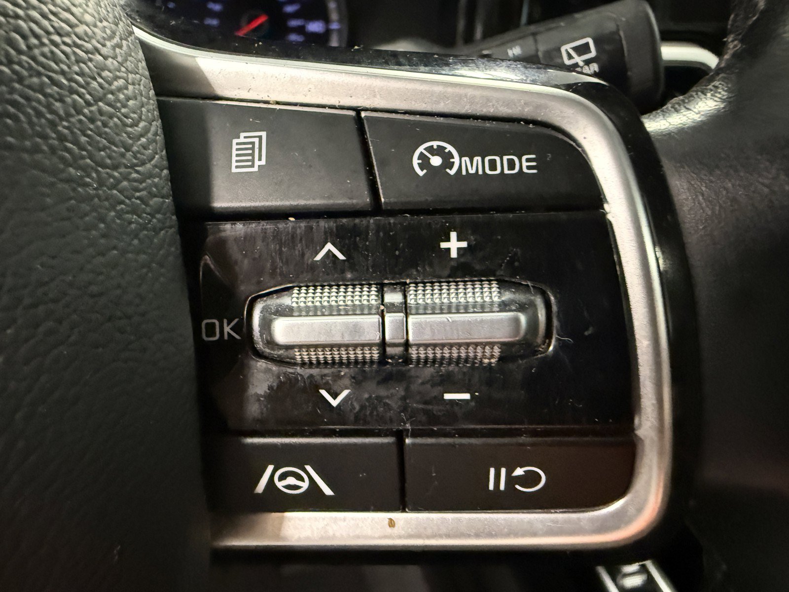 Used 2022 Kia Sorento S w/ Panoramic Sunroof Package FWD image 15