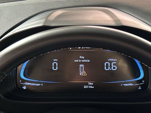 Used 2025 Hyundai Venue SEL FWD image 16