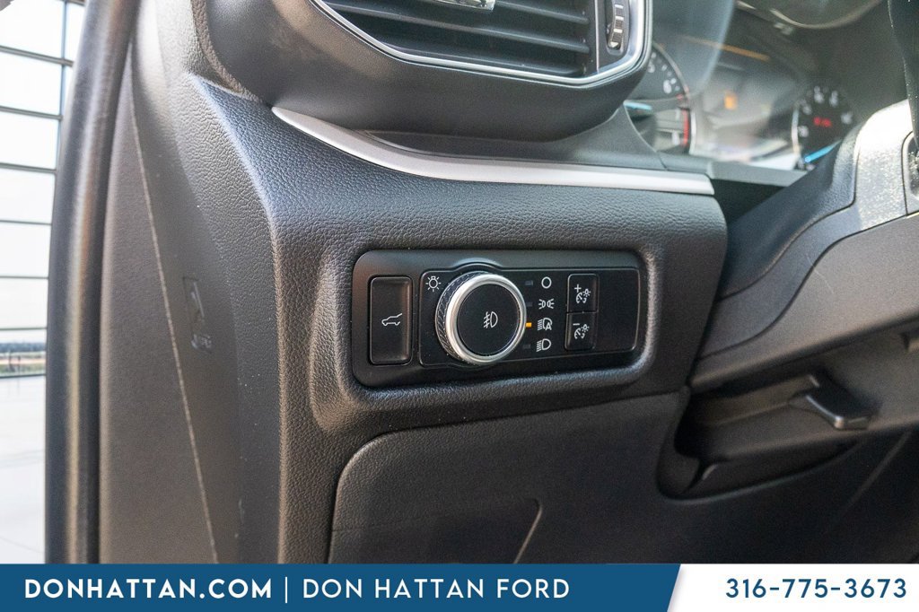 Used 2023 Ford Explorer XLT w/ Equipment Group 202A AWD/4WD image 17